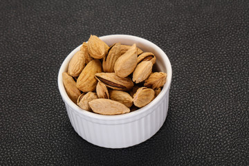 Unpeeled Almonds nuts