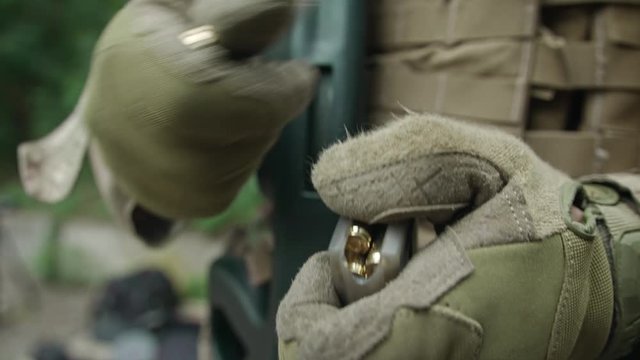 Commandos charged rifle ammunition. Ammunition. Loading ammo.