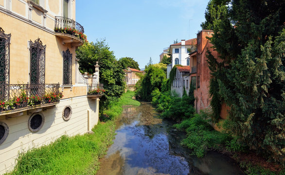 PADUA, ITALY - View Of The Landmark Orto Botanico Di Padova At The University Of Padua, The World's Oldest Academic Botanical Garden. It Is A UNESCO World Heritage Site.