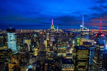 ニューヨーク・エンパイアステートビルの摩天楼と夜景