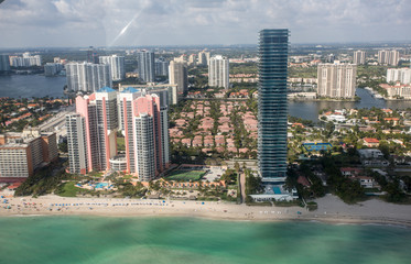 miami. florida state. Miami under the wing of the aircraftю Atlantic coast