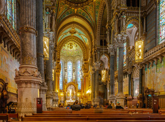 Fototapeta na wymiar La basilique de Fourvière à Lyon dans le Rhône, France