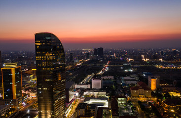Obraz premium Landscape Phnompenh city from drone on the night