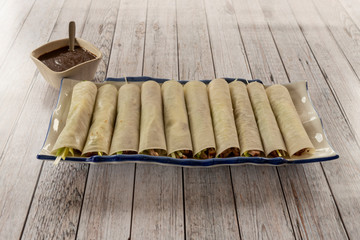 Rollitos de pato pekin