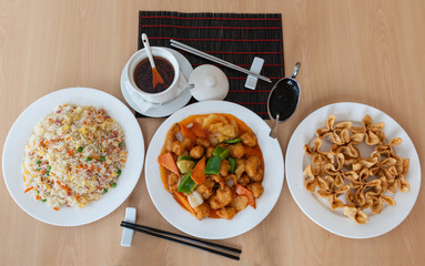 Combinado de tres platos de comida china