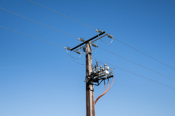 Electrical pylon with high voltage transformer