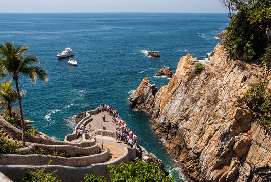 La Quebrada Cliff Divers Acapulco Mexico