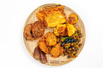 iftar set Piaju pakora beguni black chickpeas ghugni potato chop dates snack fried food