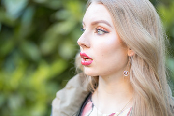 Naklejka premium Twin Russian Girl walking in Day on a Luxury Park
