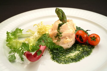 Italian food recipes, trout with asparagus and parsley sauce