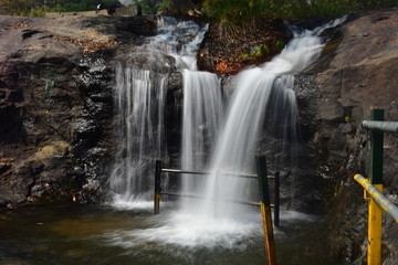 Fototapeta na wymiar Theni Kumbakkarai Water Falls