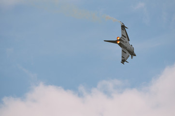 Eurofighter fliegt mit Nachbrenner