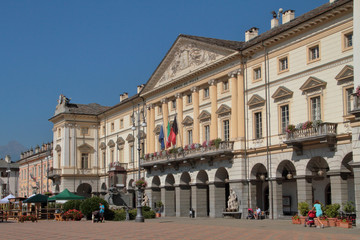 Fototapeta na wymiar palazzo storico sede del municipio ad aosta in italia, historic building, seat of the municipality of ad aosta in italy