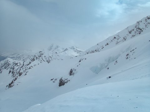 winter season climbing weisseespitze in kaunertal gletcher