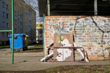 Hausrat auf einer Straße in Wrocław (Breslau)