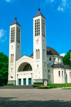 Cenakel church in Heilig Landstichting