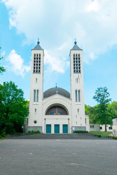 Cenakel church in Heilig Landstichting