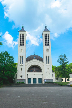 Cenakel church in Heilig Landstichting