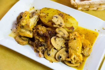 Chicken with Champignon and garlic