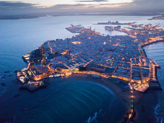 Aerial view of Cadiz early in morning - obrazy, fototapety, plakaty