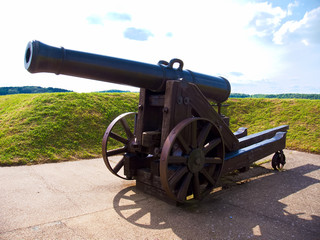 Historische Kanone auf der Titadelle von Bitsch