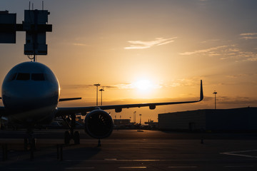 Obraz na płótnie Canvas sunset at the airport