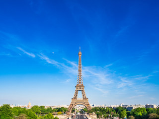 パリ　エッフェル塔　広角