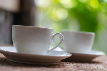 2 coffee mugs