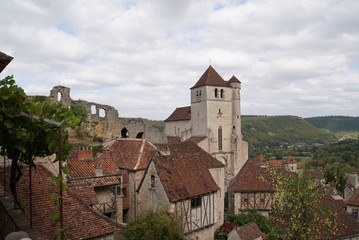 Fototapeta na wymiar Landscape of saint-cirq-lapopie