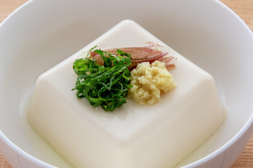 冷奴の茗荷と生姜と青じその薬味