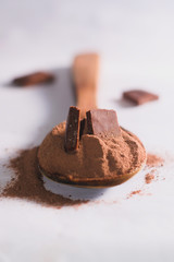 Colher de pau e achocolatado
