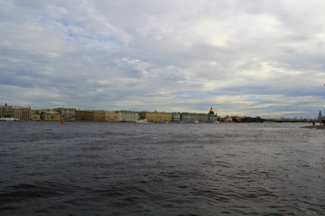 Fototapeta na wymiar View of the Trinity Bridge from the Neva River