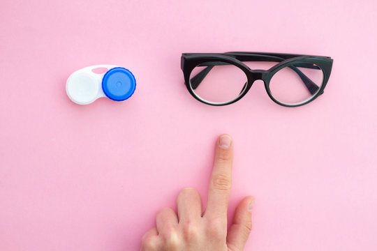 Choose Between Glasses And Contact Lenses Because Of Poor, Blurred Vision And Myopia. Eye Care