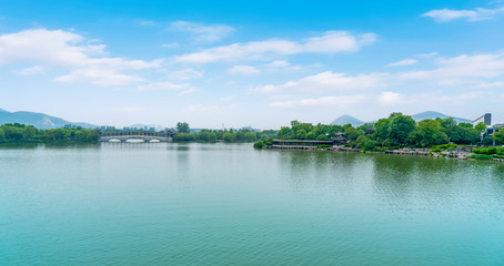 Fototapeta na wymiar The Beautiful Landscape of Yulong Lake in Xuzhou