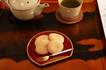 美味しそうな和菓子と緑茶