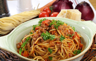 bolognese sauce parsley spaghetti