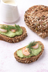 bread wholegrain mashed avocado with shrimp