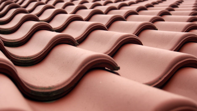 Dachsanierung: Dachfenster, Dachziegel, Dachpfannen	