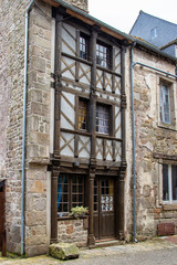 Fototapeta na wymiar Très vieille maison à colombages . Côtes-d'Armor. Bretagne