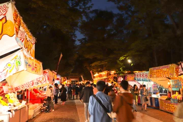 Fotobehang 夜の祭りの風景 © yukari m