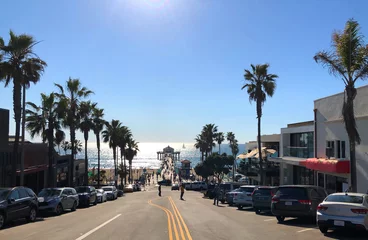 Fototapeten Panoramic wiew from Manhattan Beach Road to Pacific Ocean © ozmen
