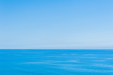 Fototapeta na wymiar Pacific Ocean - View of beautiful sky with clear blue sea
