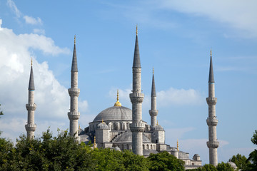 Fototapeta na wymiar Sultan ahmet mosque and minarets with dome