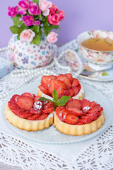 cake with strawberries