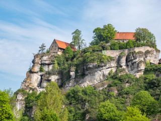Fototapeta na wymiar Blick auf die Burg Pottenstein in der fränkischen Schweiz