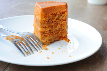 Thai tea cake is delicious