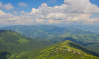 Obraz premium Hiking with a tent through Petros to Hoverla, Lake Nesamovite, Mount Pop Ivan Observatory.