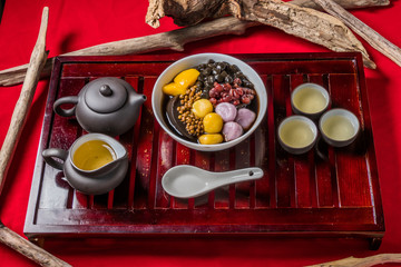 台湾の黒い薬膳ゼリー　Taiwanese black herbal medicine jelly