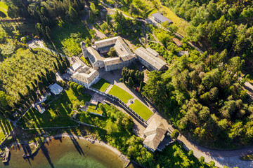 Abbazia di Piona - San Nicola - Lago di Como (IT) - Priorato - Panoramica aerea