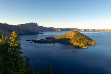 Crater Lake National Park in Oregon, USA © Noradoa